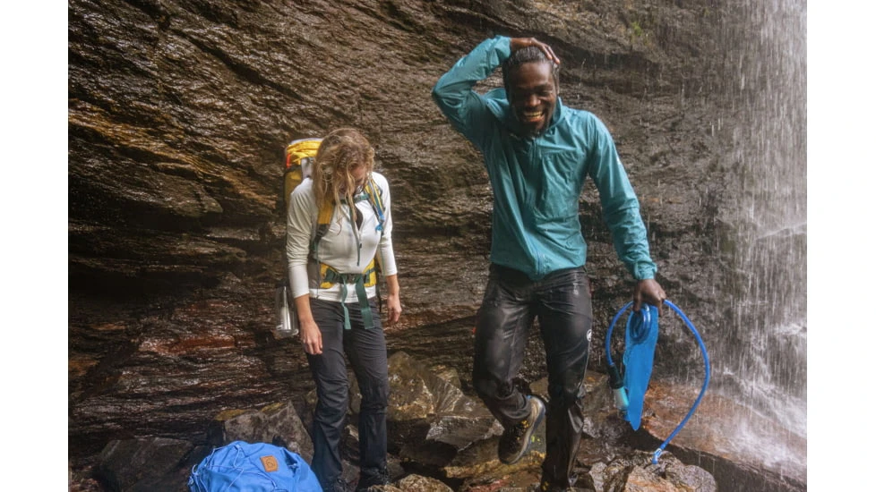 CamelBak LifeStraw Crux 2L Reservoir Kit 5 CamelBak LifeStraw Crux 2L Reservoir Kit - Image 3