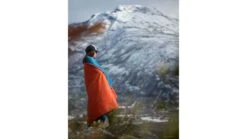 Klymit Versa Tech Blanket 11 Klymit Versa Tech Blanket -Alps Mountaineering Shop opplanet klymit versa tech blanket orange blue r 13vbor01c usage 2